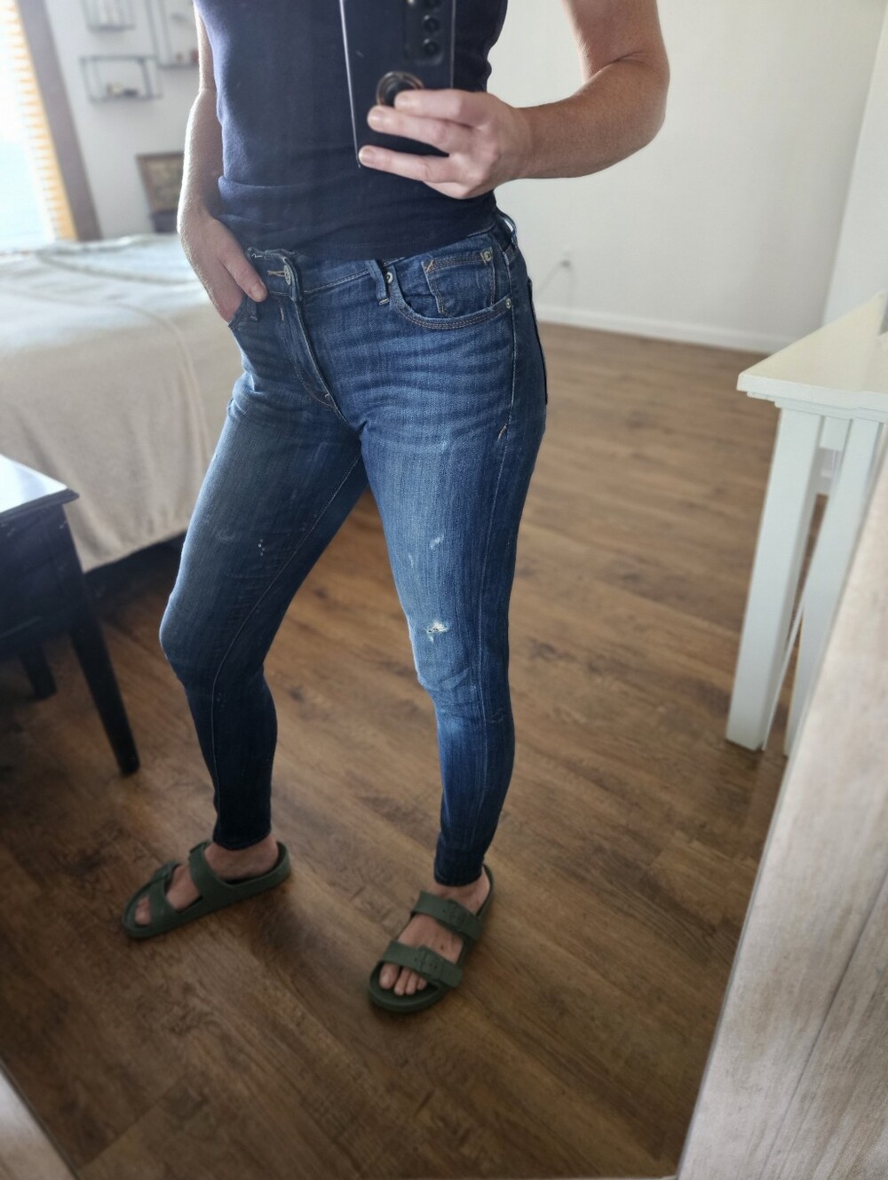 Express Women's Dark Blue Skinny Jeans with Subtle Distress, Size 2R/Inseam 29